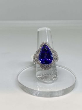 18K Blue Diamond