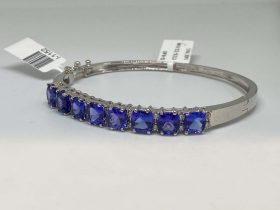 Bracelet with blue