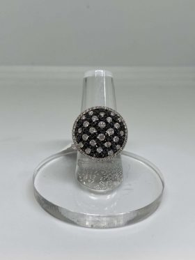 18kt White Gold Black And White Diamond Ring