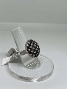 18kt White Gold Black And White Diamond Ring