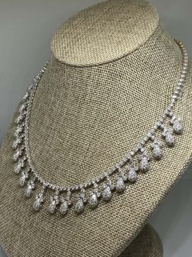 18K White Gold Diamond Droplets Necklace