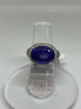 18K White Gold Tanzanite And Tsavorite Ring