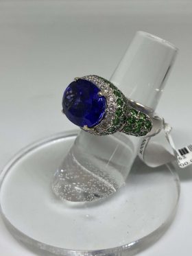 18K White Gold Tanzanite And Tsavorite Ring