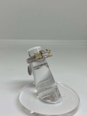 18kt White Gold Princess Cut Diamond Engagement Ring