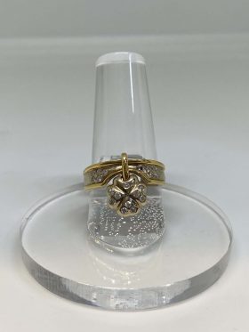 Gold Ring with diamond