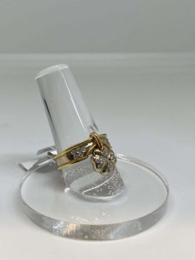 Gold Ring with diamond