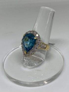 18K Yellow Gold Pear Cut Aquamarine Ring