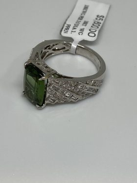 18k White Gold Green Tourmaline Ring