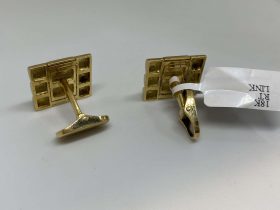 Cufflinks c